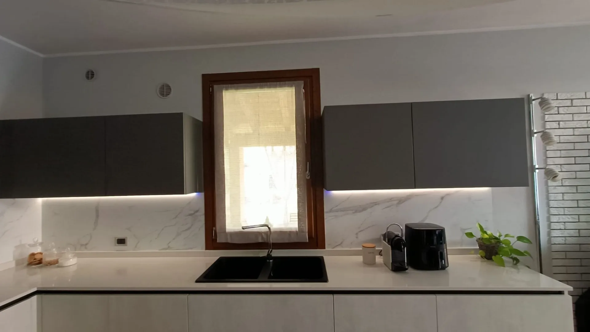 Gallery - Scorri le immagini verso destra 