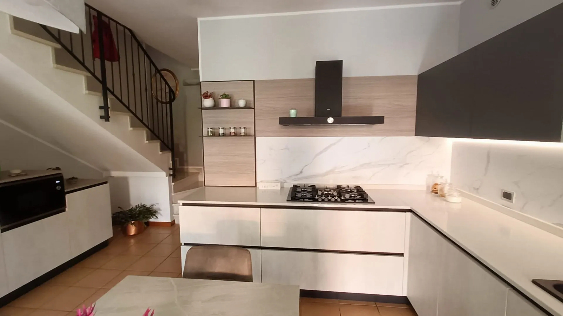 Gallery - Scorri le immagini verso destra 