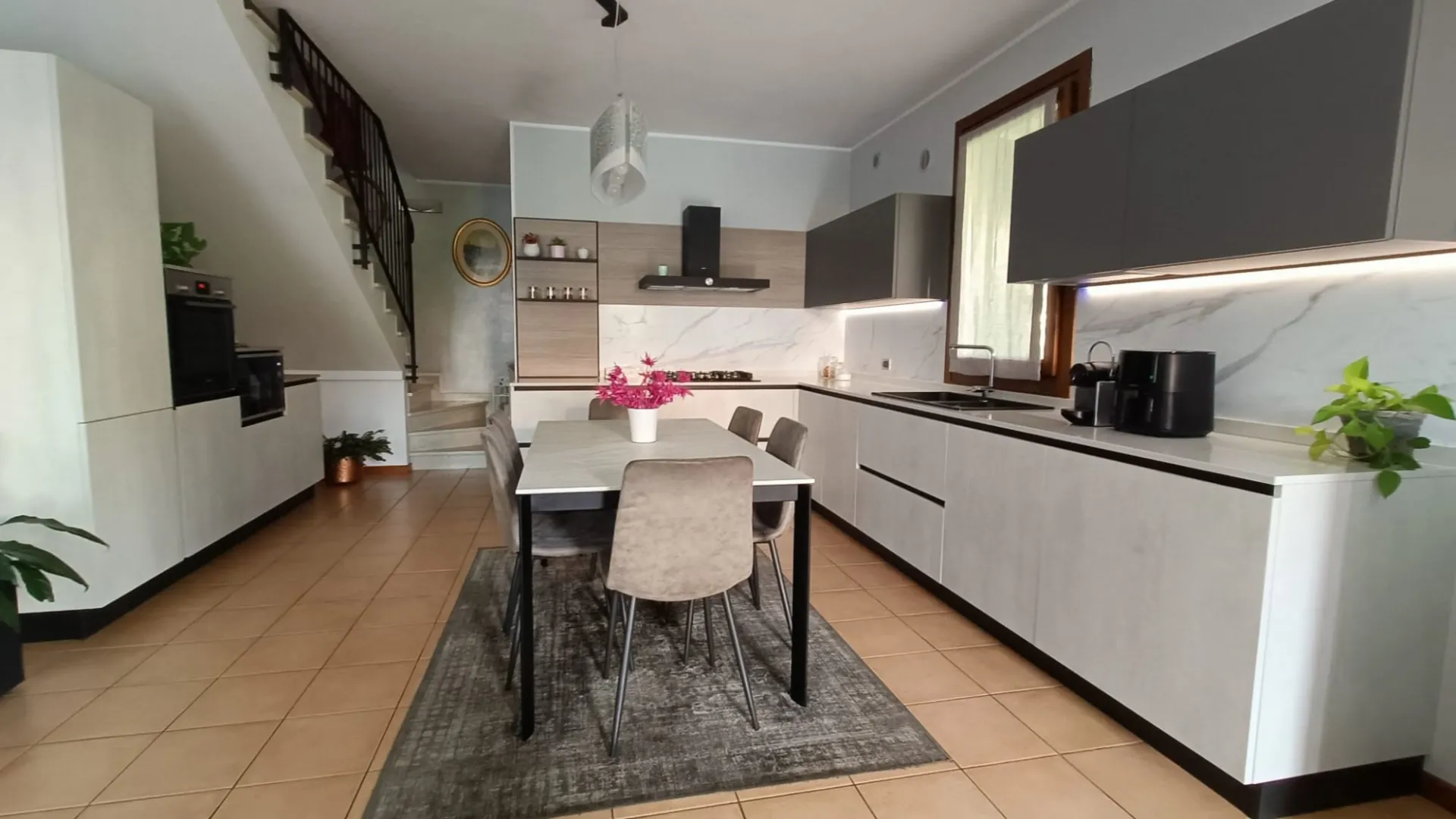 Gallery - Scorri le immagini verso destra 